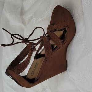 Carlos Santana Wedge Sandals Chocolate Lace Size 8